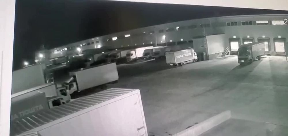 Андрей Руденко: На кадрах наш ракетный удар по «Новой почте» в г Харьков