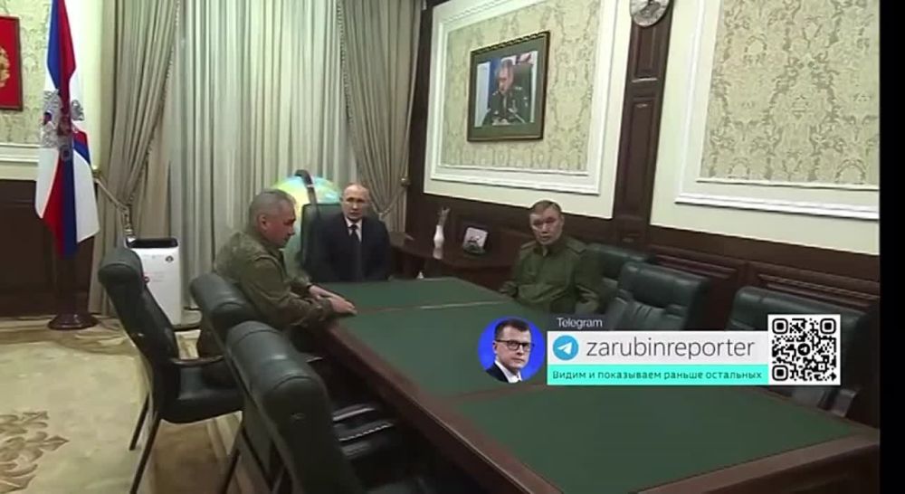 Путин посетил штаб Южного военного округа в Ростове-на-Дону
