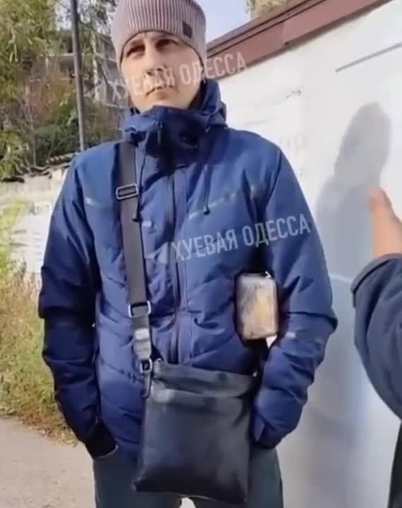 Одессит извинился за то, что его побили и заковали в наручники