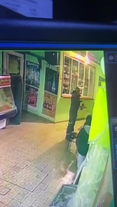 Неизвестный попытался сжечь заживо детей в Харьковской области