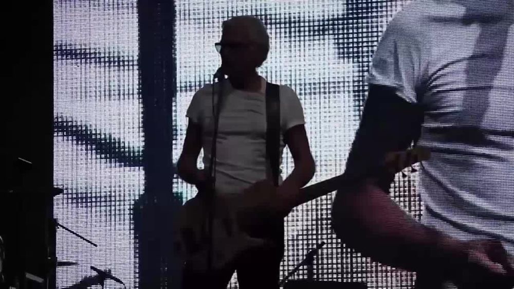 Отличная песня Александра Маршала в завершение дня. Не трогайте Россию, господа