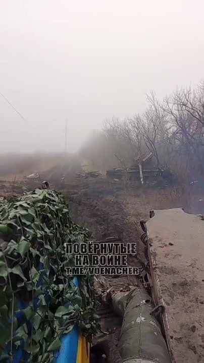 Метнувший башню украинский Т-80БВ где-то в Харьковской области