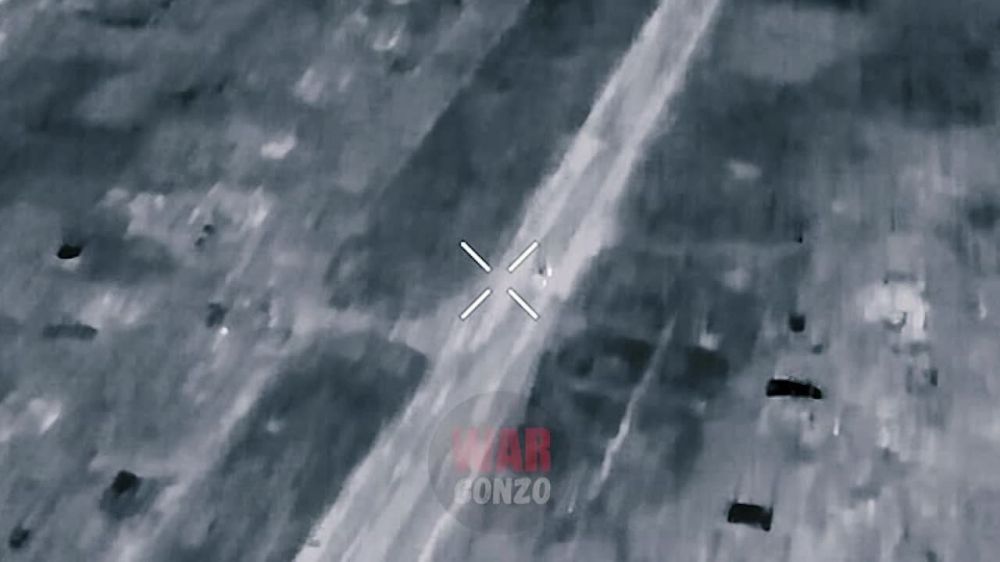 На видео бусик одного из моих близких друзей, одного из командиров и офицеров, что называется, «первой волны» Русской Весны