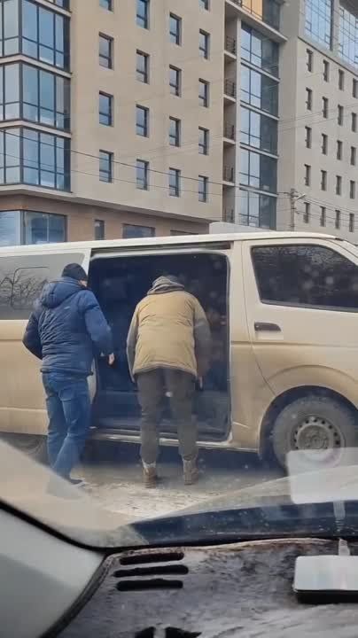 Андрей Руденко: На улицах Харькова военкомы хватают бородатого мужчину, чтобы отвезти его в Европу