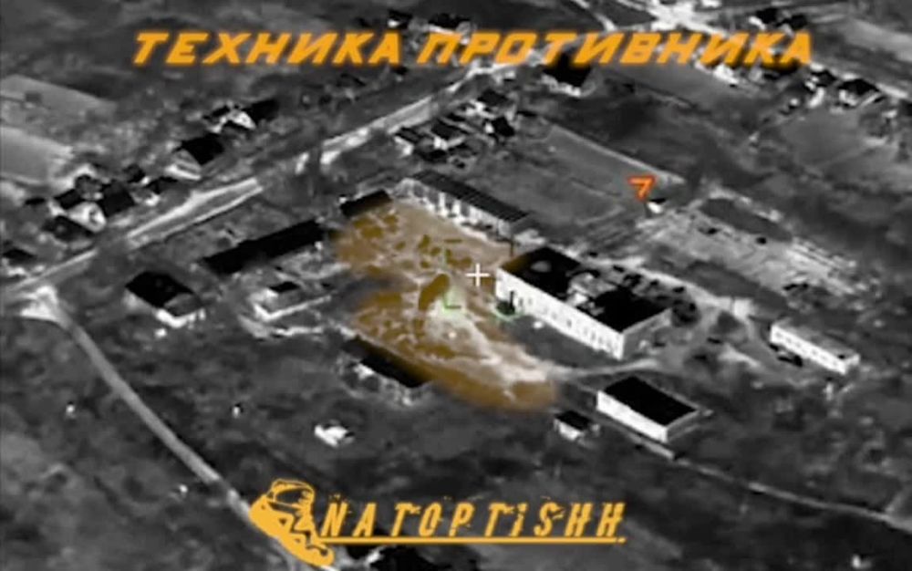 Преступление и наказание. Начало. Пишут, что на видео кадры объективного контроля российских ударов по ангарам с техникой и складам боеприпасов ВСУ в районе села Липцы Харьковской области