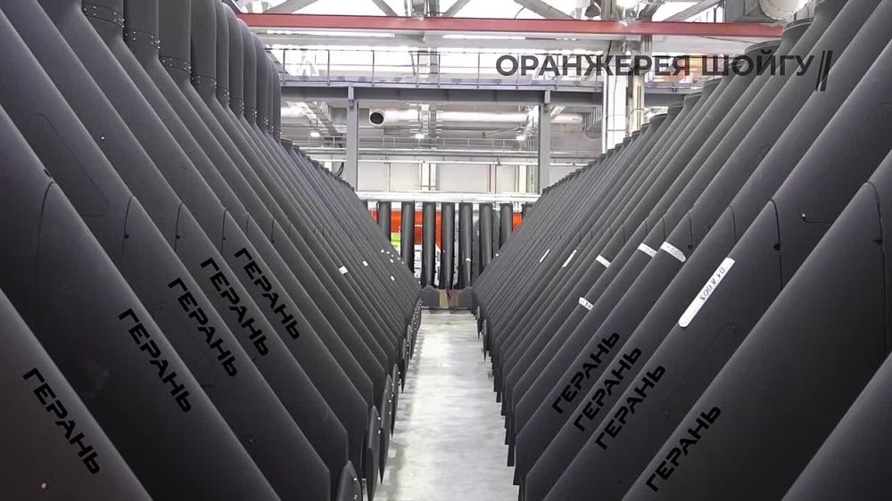 Оранжерея Шойгу. Прекрасные кадры с завода в Татарстане, где производят &quot;Герани&quot;. Завод уде прозвали &quot;оранжереей Сергея Шойгу&quot; министра обороны России