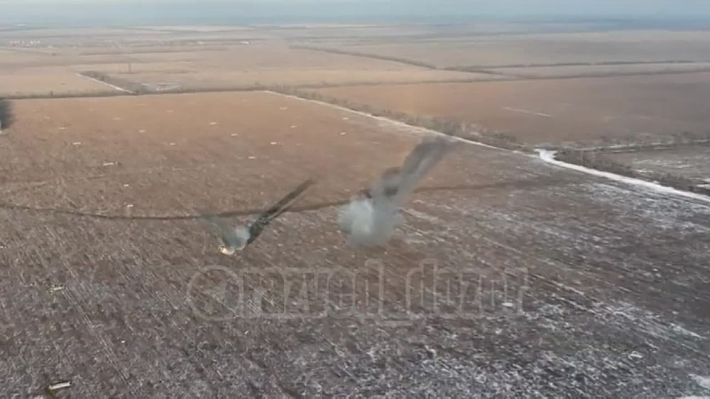 Борис Рожин: Пара ударных вертолетов армейской авиации группировки &quot;Запад&quot; НАРами накрывает позиции ВСУ в Харьковской области