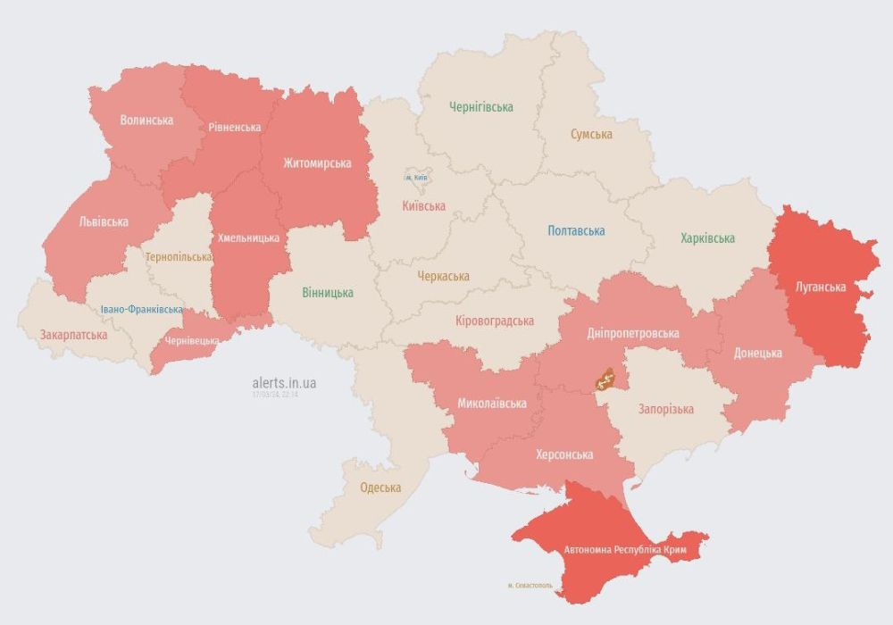 За последний час на территории нескольких регионов Украины были зафиксированы взрывы