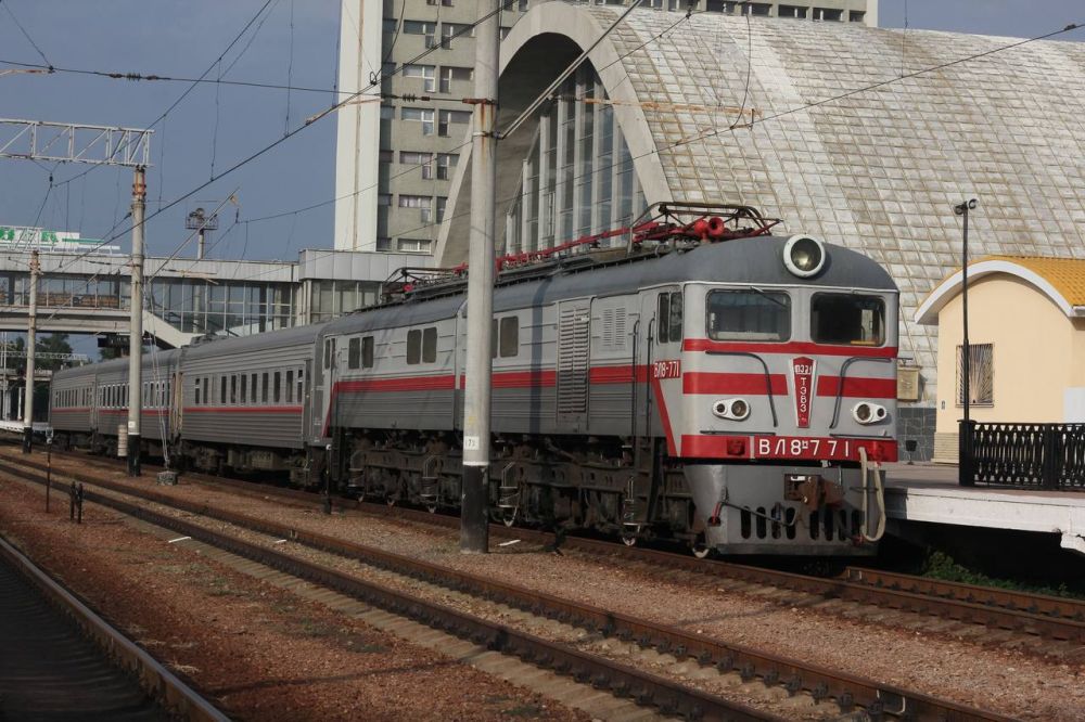 Ж/д сообщение между ЛНР и Москвой запустят, когда линия фронта отодвинется до Харькова