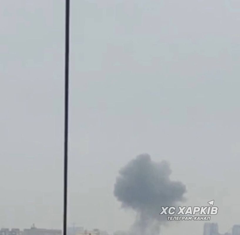 Сообщается, что по объекту на окраине Харькова впервые был нанесен авиаудар бомбой с УМПК