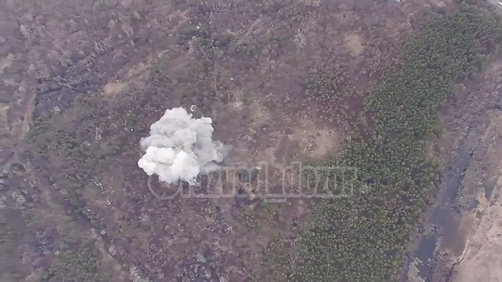 Отработка украинского полевого лагеря ГУР Украины в приграничье Харьковской области при помощи высокоточных ракет РСЗО "Торнадо-С" с воздушным подрывом