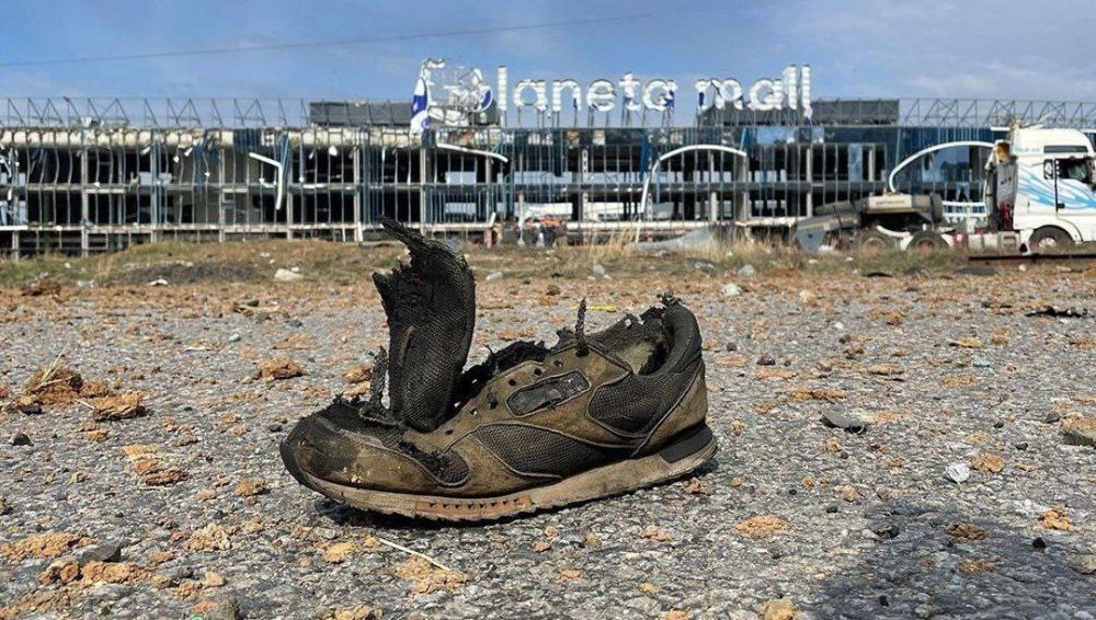 Очень атмосферное фото, после сегодняшнего уничтожения РСЗО «Ураган» и ТЗМ к нему в Харькове