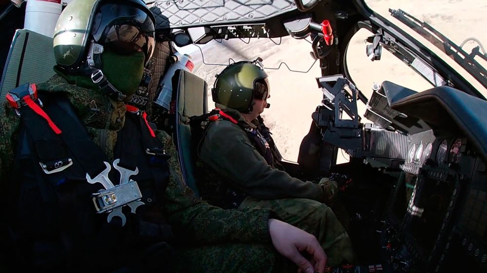 Экипаж Ка-52 угостил ракетами С-8 ДРГ на Харьковском направлении