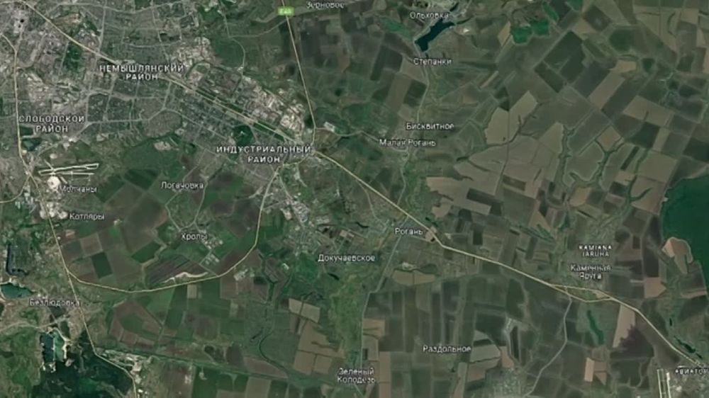 Российский беспилотник ведёт наблюдение за в/ч A3074 в окрестностях Харькова, где находятся на хранении танки и ремонтный цех, который их восстанавливает и каннибалит