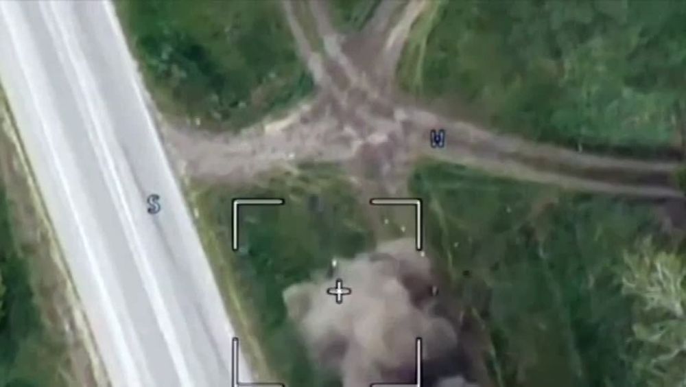 Андрей Клинцевич: Не боевые потери. Это достаточно распространённое явление в армиях мира, особенно в ситуациях нарушения правил безопасности и лихачества, сопряженного с употреблением алкоголя и наркотиков