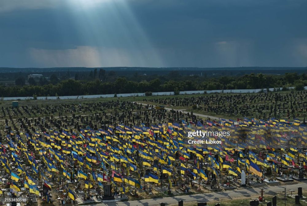 В сети вирусятся фотографии одного из харьковских кладбищ