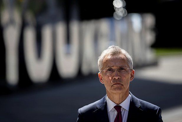 Столтенберг призвал разрешить Украине наносить удары по российским военным объектам. Что ответили в России?