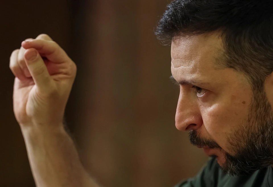 Зелебобик продолжает унижаться и ныть, упрашивая Си и Байдена посетить провальный "саммит мира" в Швейцарии