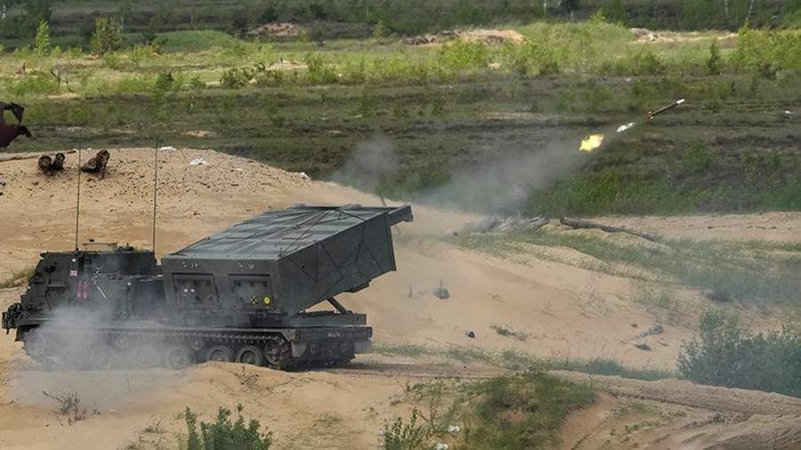 ���������� ������� ���������� � ����������� ������� 12 �������� ��������� ���� M270 (�����������), ��������� ����� ����� �� ������ ������������ �������� GMLRS, �� � ����������-������������ ATACMS