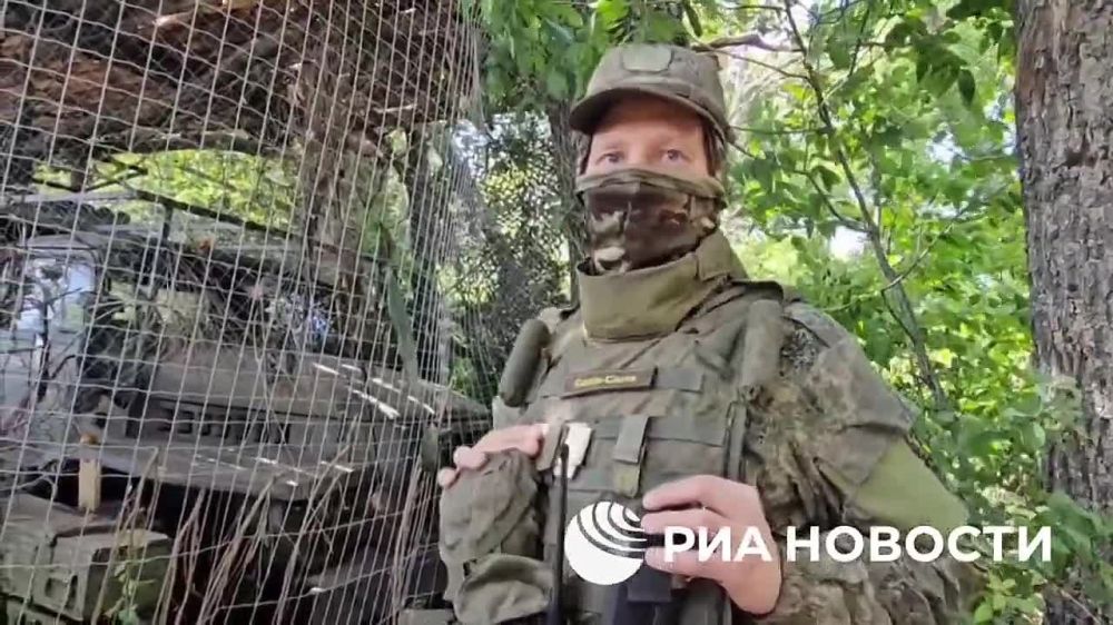 Артиллеристы 275-го самоходного артиллерийского полка 1-й гвардейской танковой армии группировки "Запад" объявили войну украинским дронам