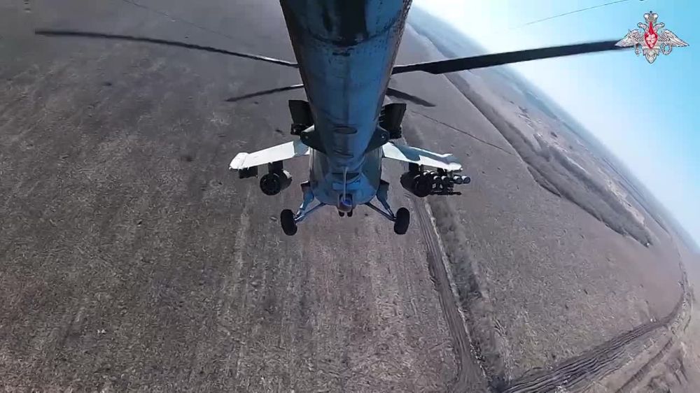 Экипаж вертолета Ми-35М поразил опорные пункты и живую силу противника на Купянском направлении