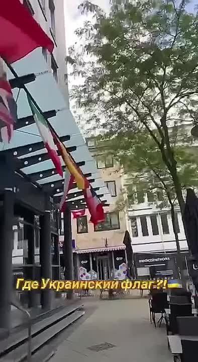 Ой, лышенько...А "жовто-блакитного" та нет!