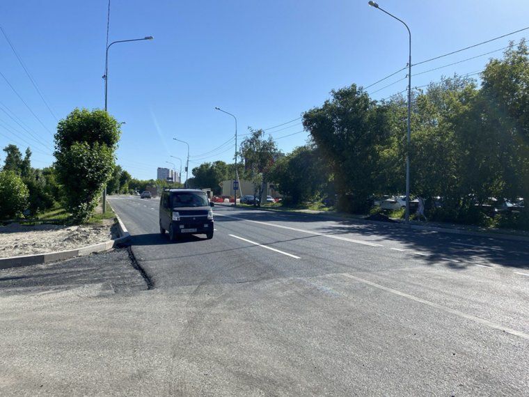 В Тюмени открыли движение по улице, которую перекрывали из-за ремонта теплосетей. Фото