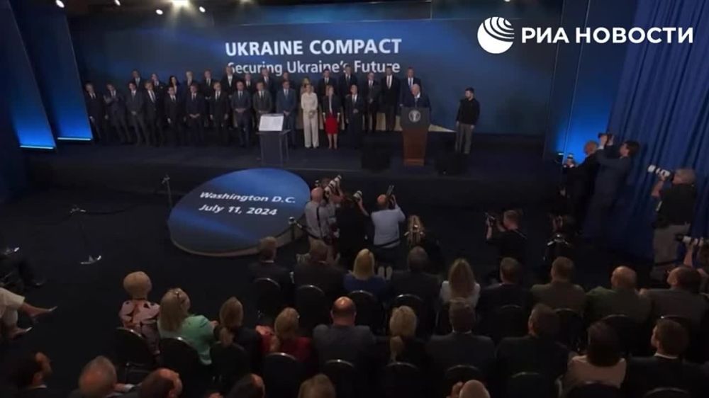 Байден на саммите НАТО под аплодисменты собравшихся передал слово "президенту Украины Путину"