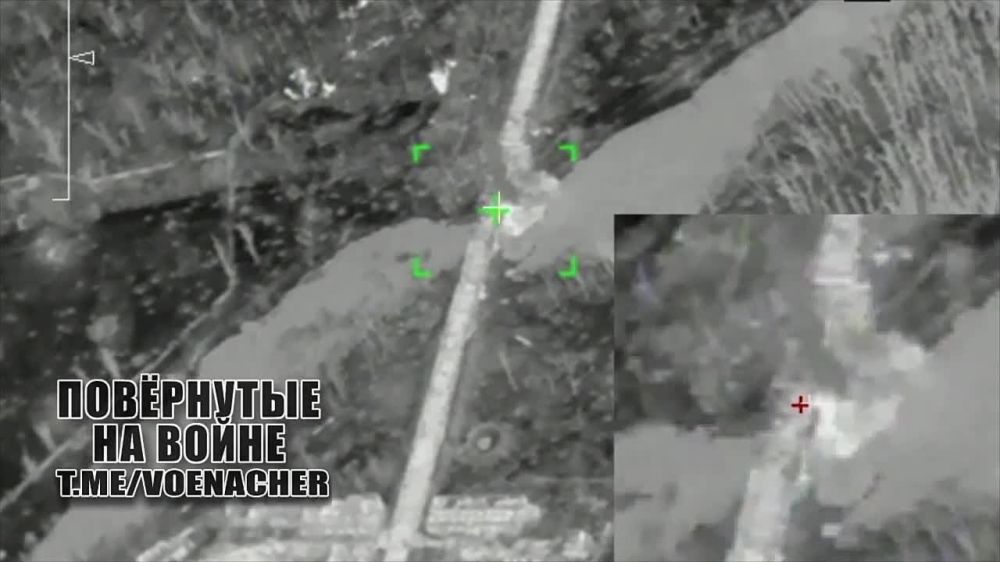 Краснополь в связке с Орланом-30 добивает мост через реку Волчья в Волчанске