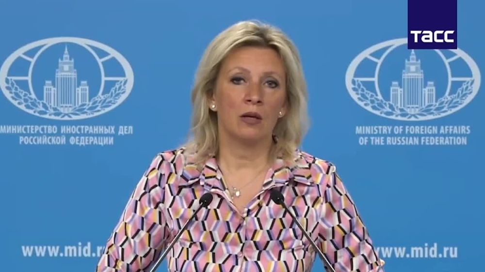 Веселый клоун говорящий о диктатуре и войне шокировал европейского журналиста своим заявлением