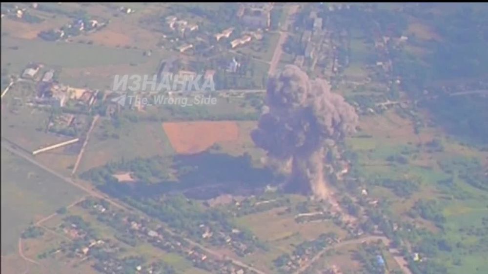 ВС России нанесли удар по позициям третьего батальона 13-й бригады Нацгвардии Украины, сообщает Telegram-канал «Изнанка»