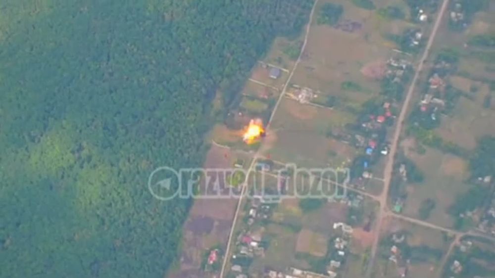 Создание "проходов" в Малых Проходах: ВКС РФ снесли здание в Харьковской области, где находились солдаты ВСУ с помощью авиабомбы ФАБ-1500