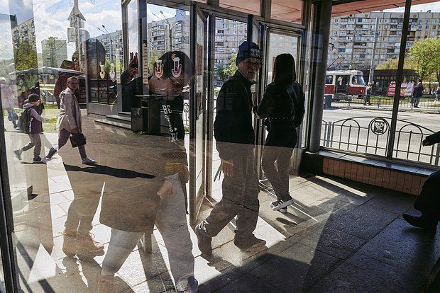 � �������� ���������������� 3 ������� ����� � 50 ����