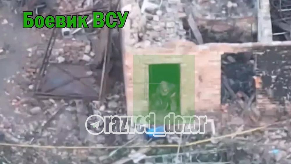 Прилет FPV-дрона по слишком любопытному всушнику в Волчанске