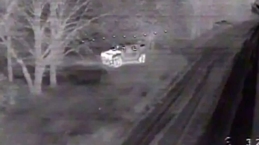 Ночная охота в лесу: FPV-дрон атаковал ББМ ВСУ в Харьковской области