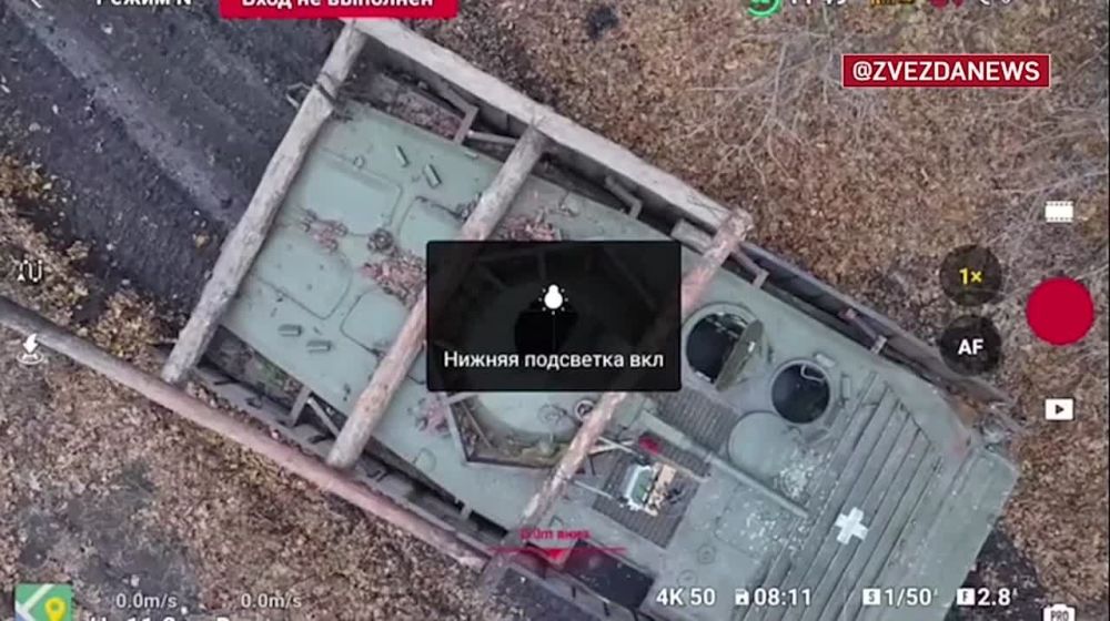 Прям в яблочко БМП: на кадрах — моментально вспыхнувшая боевая машина ВСУ после четкого попадания снаряда в люк с дрона в Харьковской области