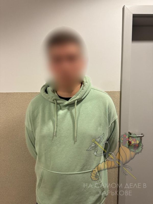 "Україна не Європа?". 22-летний киевлянин пытался выехать за границу с поддельным паспортом на женское имя, мотивируя это тем, что идентифицирует себя женщиной