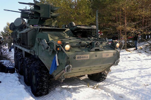 Дрон ВС России уничтожил американский БТР Stryker ВСУ в Харьковской области