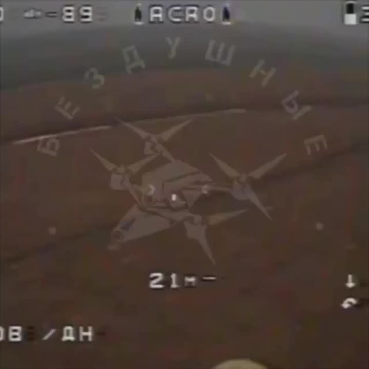 Редкая двухзвенная бронемашина BvS-10 Viking была подбита на харьковском направлении ударом дрона