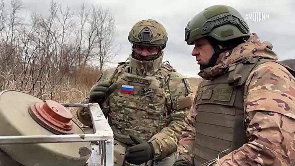 11111 Оператор дрона сбросил боеприпас в трубу здания, где находились украинские военные