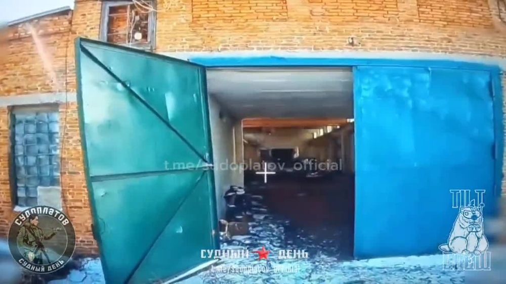 ������� ������ ����������� ������ ��� AIFV-B-C25 (����������� M113 � 25-�� ������) ���� ���������� FPV-������� �� ����������� � ������ ���� ����������, ��������� �����������