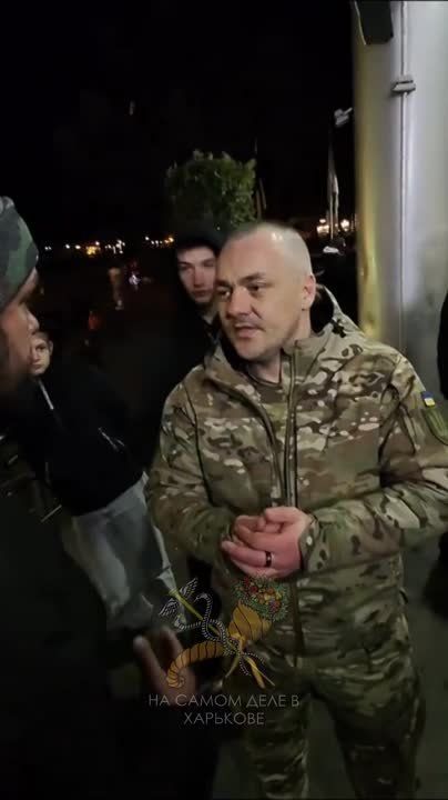 Русскоговорящий ВСУшник жёстко поставил на место своего украиноговорящего коллегу, за претензию почему он говорит на русском