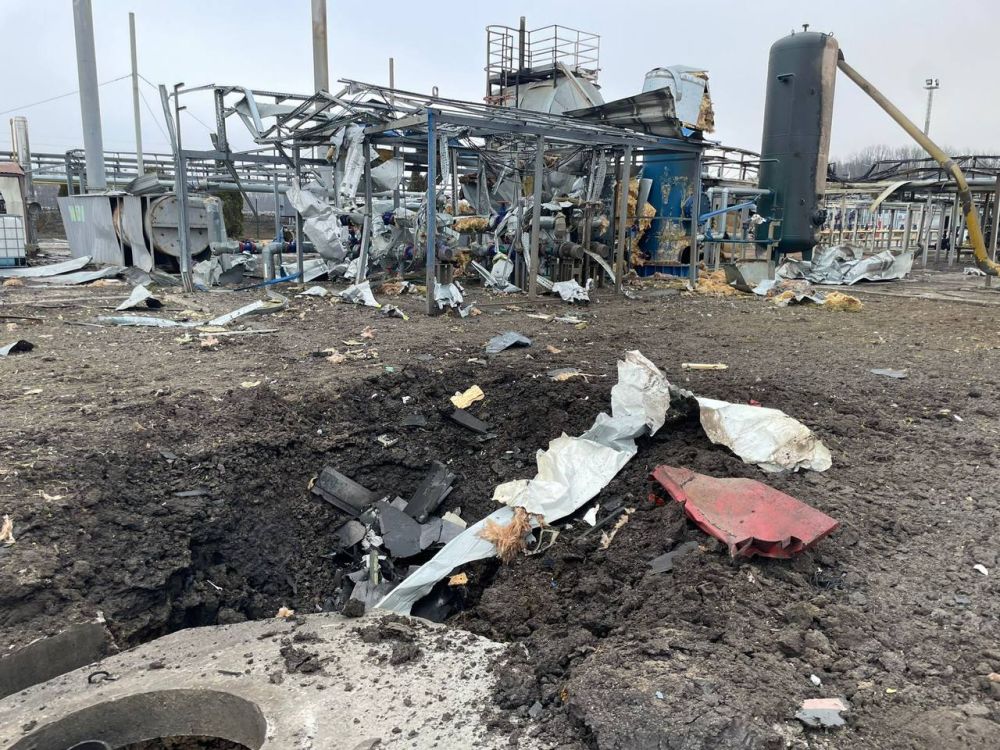 Юрий Баранчик: Декоммунизация Украины. Прошедшей ночью БпЛА "Герань" уничтожили установку комплексной подготовки газа и конденсата в н.п. Водяное Харьковской области