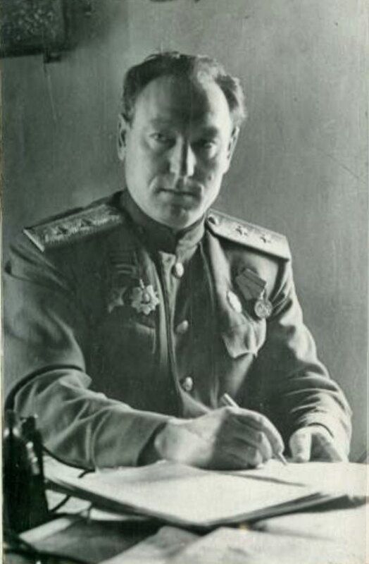 Бирюзов Сергей Семёнович (21.08.1904-19.10.1964) Герой Советского Союза, командир стрелковой дивизии (с августа 1939 г. по апрель 1942 г.)