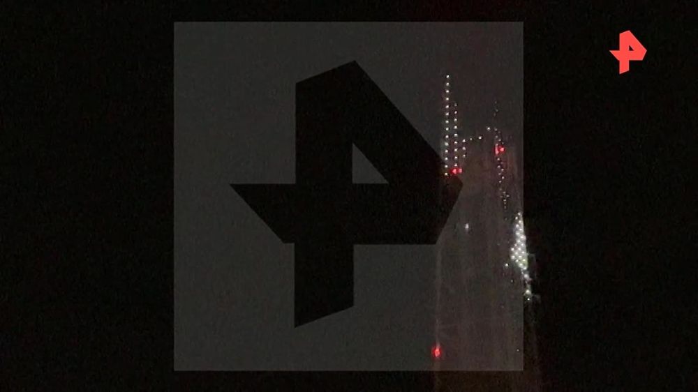 На телебашне Симферополя разместили надпись и фото в память о погибшем военкоре "Известий" Александре Федорчаке