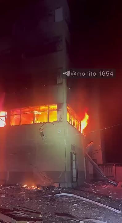 Харьков, последствия прилетов "Гераней" по зданию предприятия "Промсвязь"