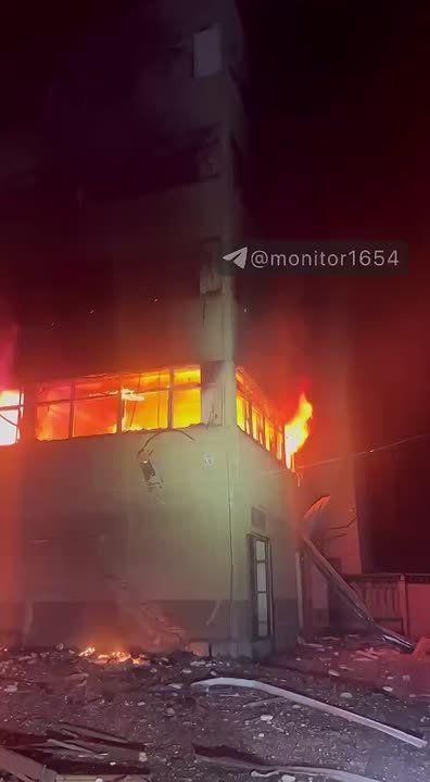 Сообщается минимум о 15 ночных взрывах в Харькове в результате прилетов Гераней