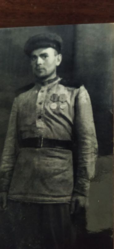  . , , !    (1909- 14/04/1945)