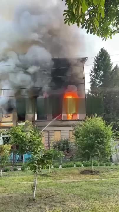 Здание ТЦК горит в Харькове, пишут местные пользователи