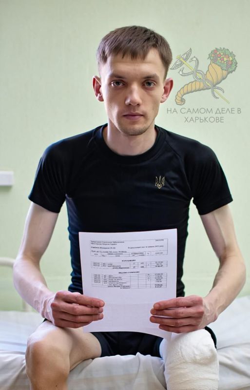 19 лет. Подписал контракт, успел отслужить всего 27 дней